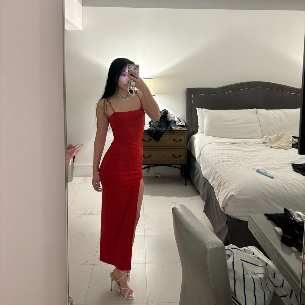 classy red bodycon maxi dress w/ slit